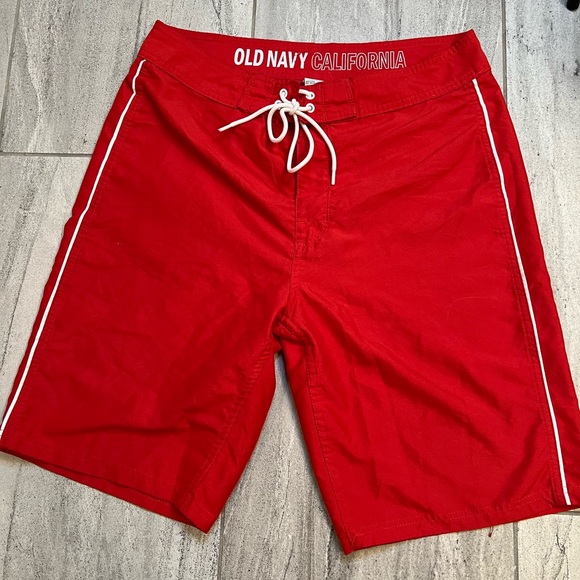 Old Navy California Men's Swim Trunks Size 32 Red - Picture 1 of 5